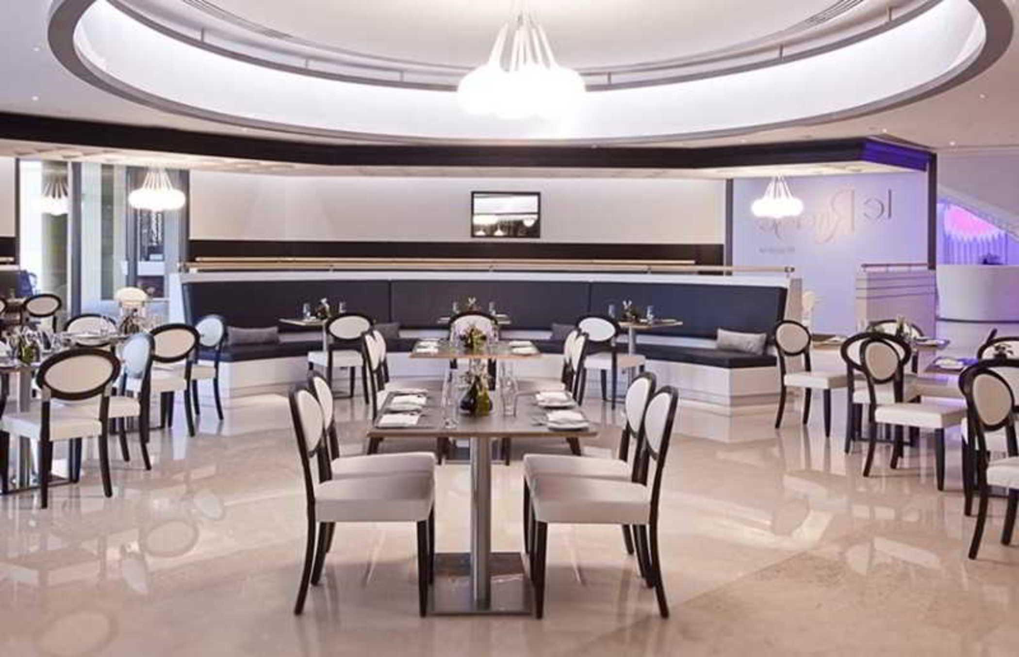 Ja Ocean View Hotel, Jumeirah Beach Dubai Exterior photo The restaurant