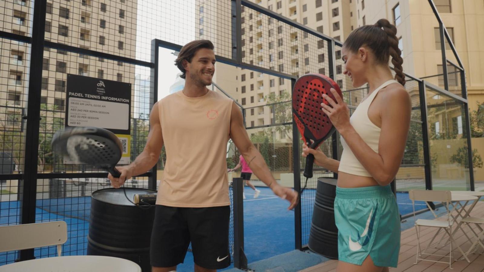 Ja Ocean View Hotel, Jumeirah Beach Dubai Exterior photo A paddle tennis player